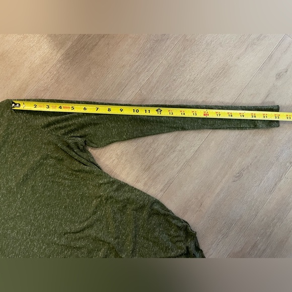 Vero Moda Heathered Green Lightweight Long Sleeve Shirt with Outer Seam, Medium - Picture 10 of 10